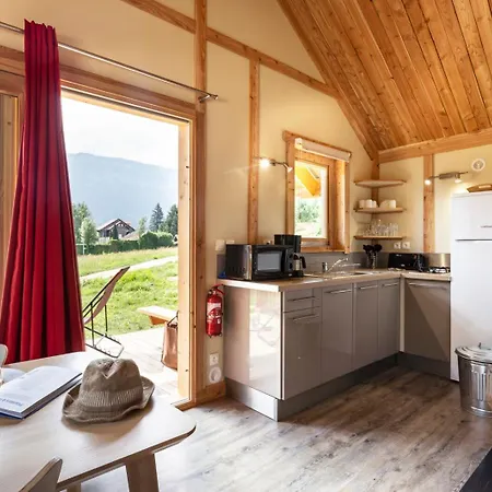 Huttopia D'aiguebelette Κάμπινγκ 4*