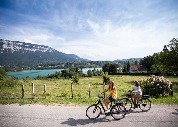 Huttopia D'aiguebelette Campsite 4*