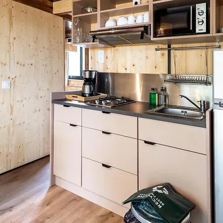 Camping Huttopia D'aiguebelette Saint-Alban-de-Montbel