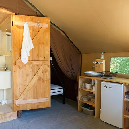 Huttopia D'aiguebelette Campingplatz Saint-Alban-de-Montbel