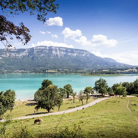 Campingplatz Huttopia D'aiguebelette Saint-Alban-de-Montbel
