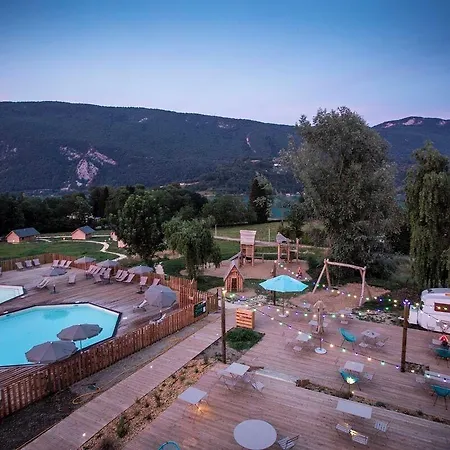 Huttopia D'aiguebelette Campeggio