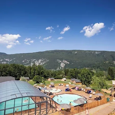 Huttopia D'aiguebelette Campeggio